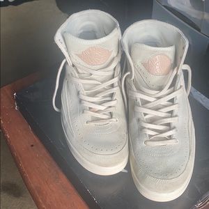 Air Jordan 2s